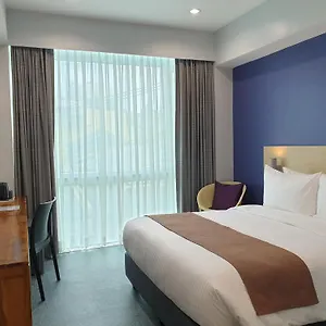 Li Mkt Makati City